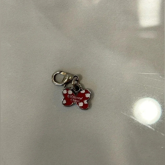 Disney Minni’s  Bow clip on charm Y2K - Picture 2 of 2
